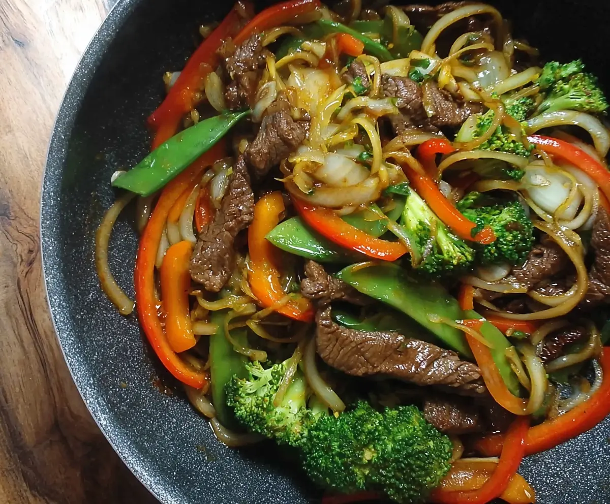 Delicious homemade Easy Beef Stir Fry with colorful vegetables and tender beef slices.